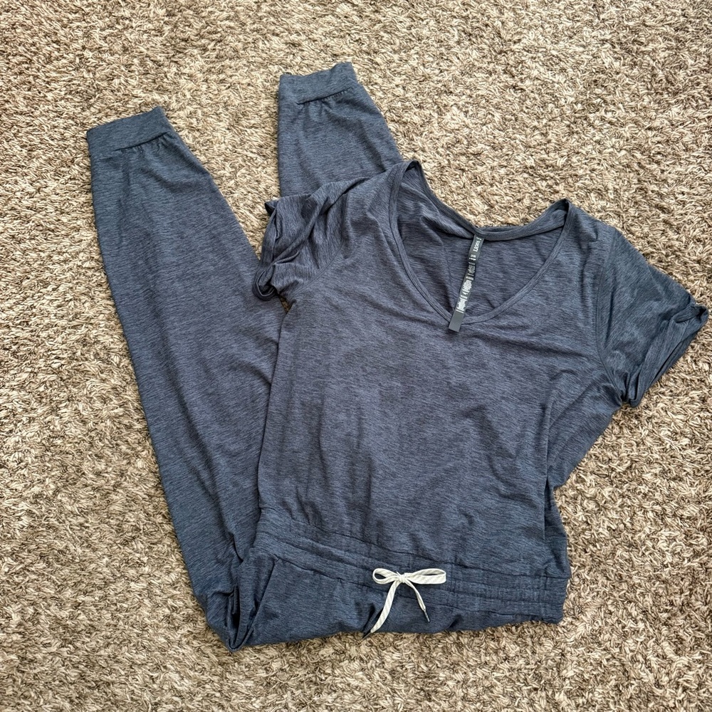 Vuori Heather Navy Short-Sleeve V-Neck Jumpsuit (xl)